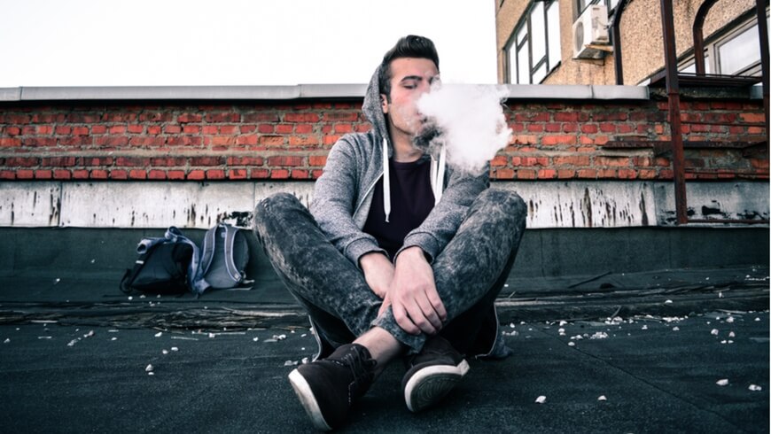 a-man-vaping-on-the-sep