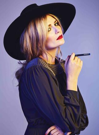 mischa-barton-vaping